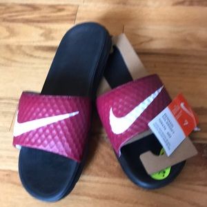 NWT-Nike slides